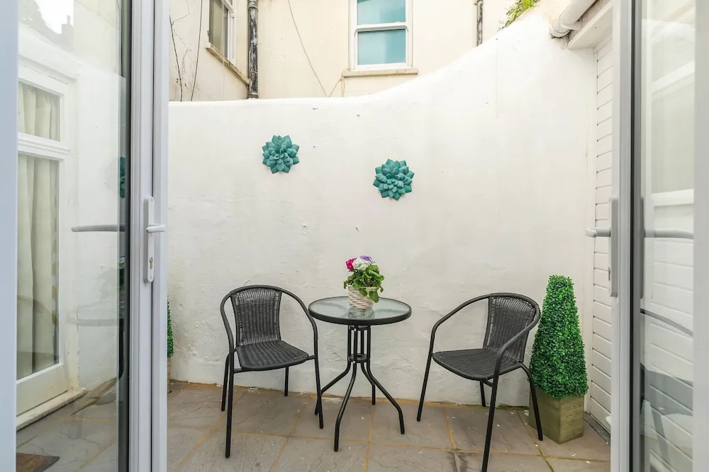 Beach Patio - Seafront One Bedroom apt