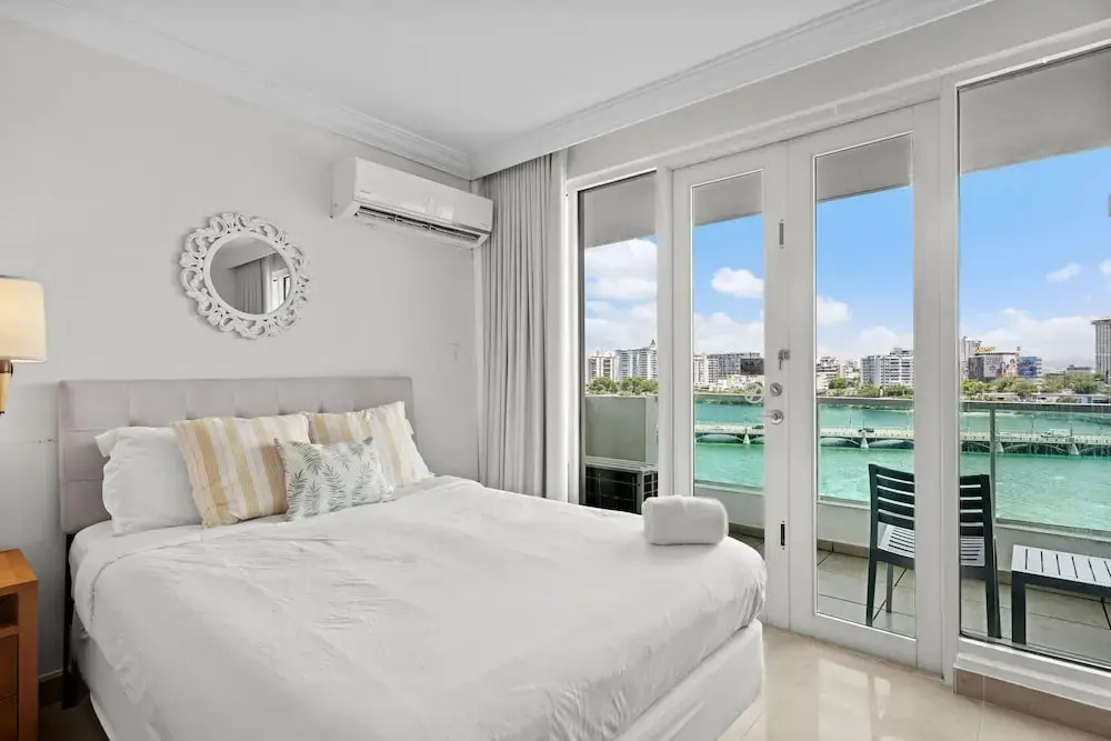 Lagoon819-bl in San Juan