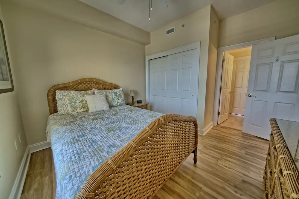Luxurious Tropical Condo with Breathtaking Gulf View - Unit 2006 by RedAwning
