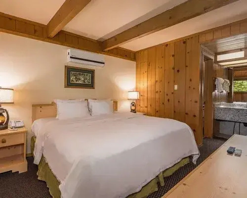 The Pines Resort - 5 Nights, Bass Lake, USA