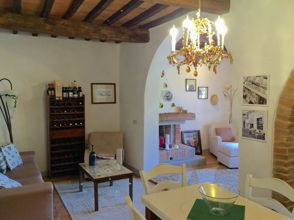 Rustic Villa in Cortona with Pool