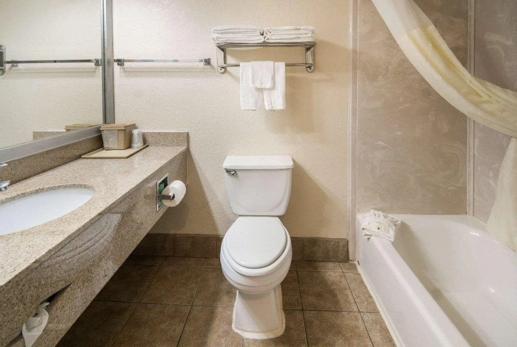 Quality Inn & Suites - Granbury