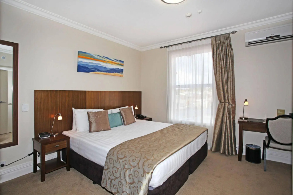 Tuakau Hotel