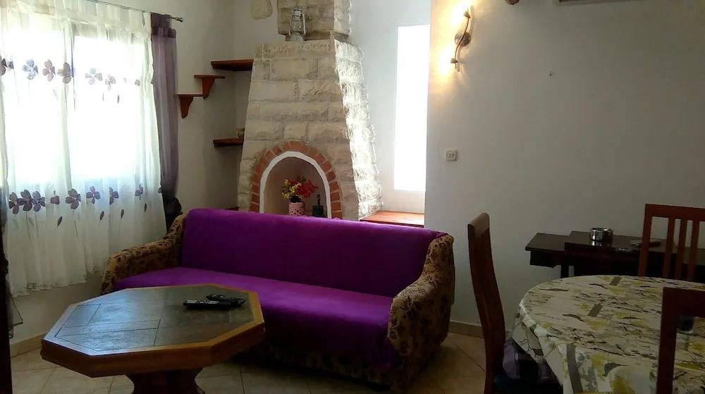 House With 2 Bedrooms in Krnica, With Enclosed Garden and Wifi - 2 km