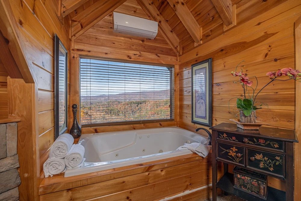 Picture Perfect- Seven Bedroom Cabin