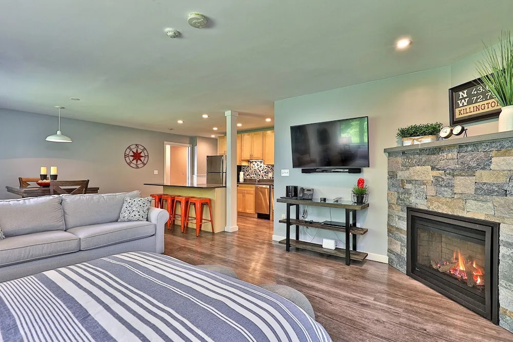 The Grande Suite at Killington: Sleeps 10 Guests, Close to Mountain!