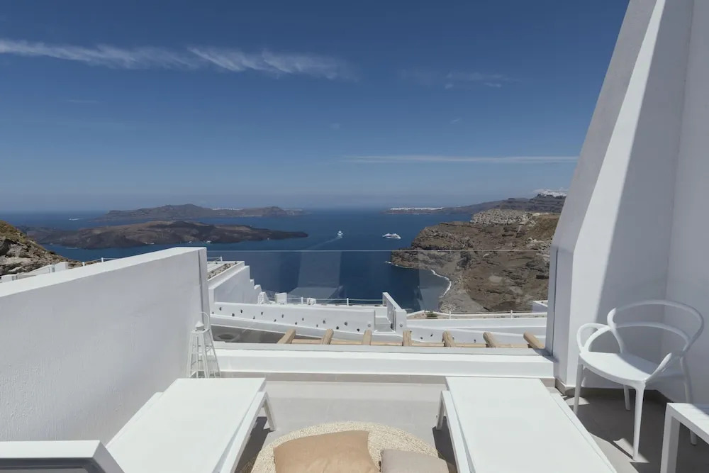 Symphony Suites Santorini