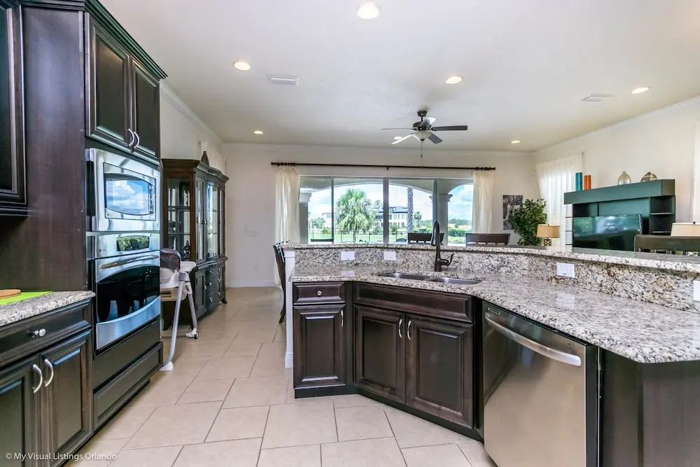Elegant 5 BD, 5 BH Villa