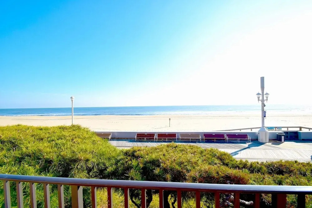 Ocean Hideaway 111 2 Bedroom Condo by RedAwning