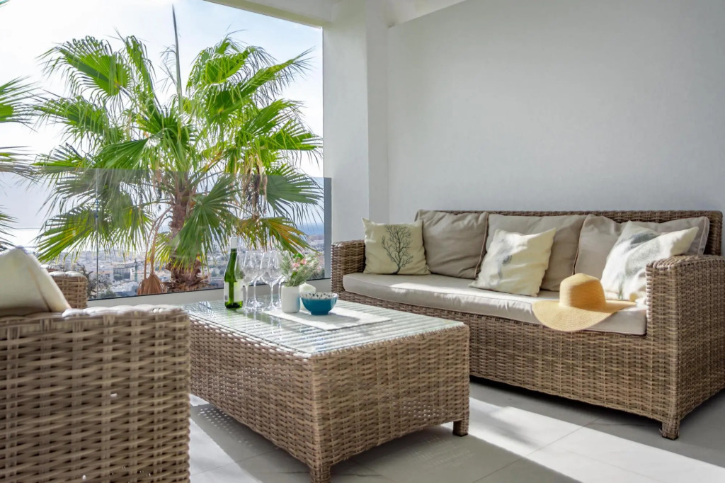 LAE9.1I- Apotel Estepona Hills by roomservices