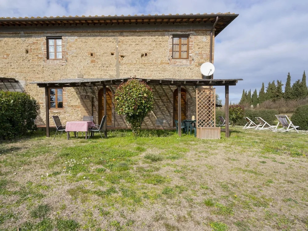 Pleasant Apartment in Montespertoli with Pool