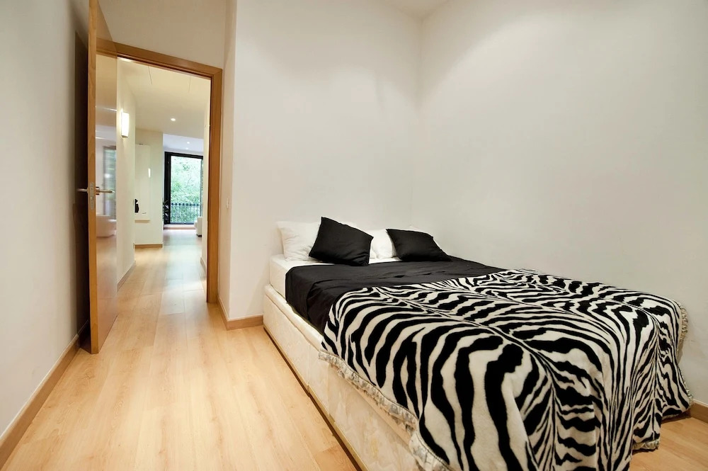 Roger De Lluria Design Apartment