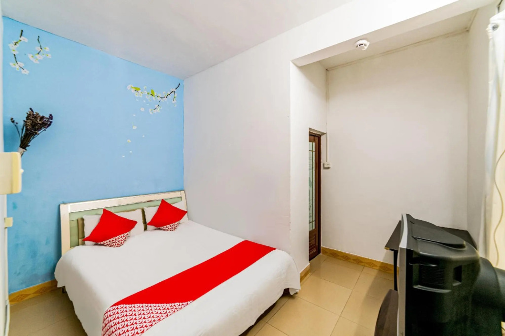 Oyo Rainbow House