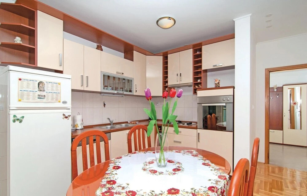 Nice Home in Misevac With Wifi and 2 Bedrooms