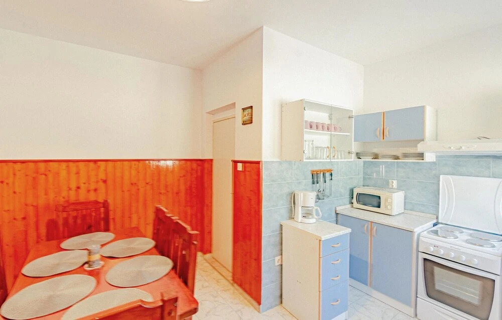 Nice Apartment in Prigradica With 3 Bedrooms and Wifi