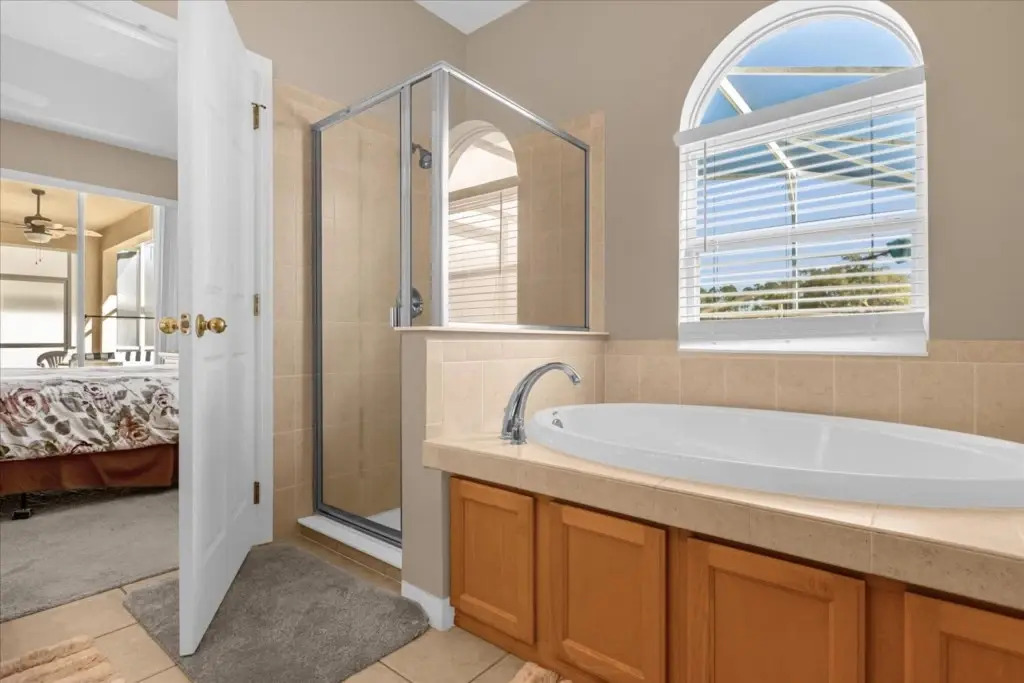 3 BR Highercombe Villa w/Spa & Golf Views, Davenport, US