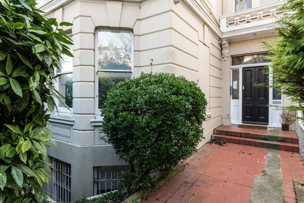 Luxury Private Studio Spacious Stylish Mezzanine