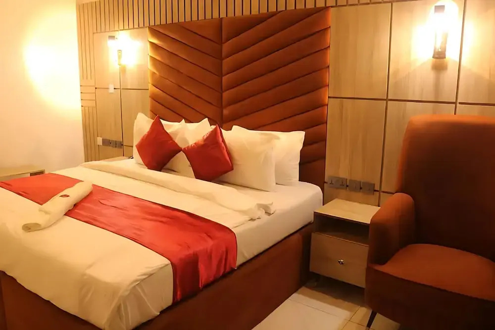 Victorian Bloom Hotel & Resort
