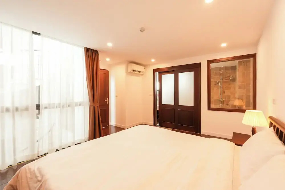 NINE HOUSING West Lake 136 Vu Mien