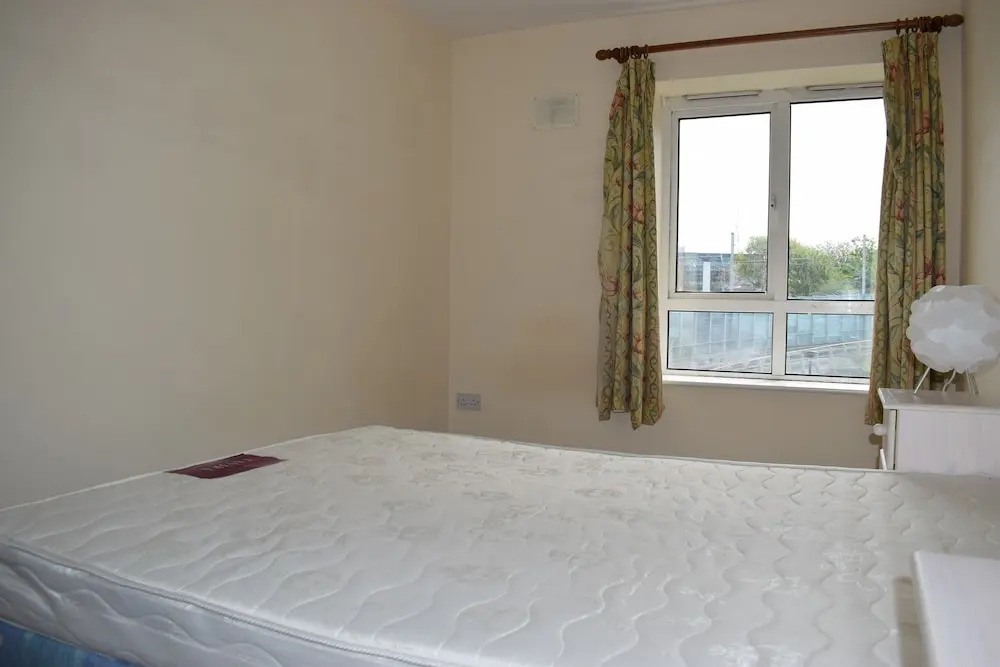 Bright 2 Bedroom Apartment With Balcony in City Centre