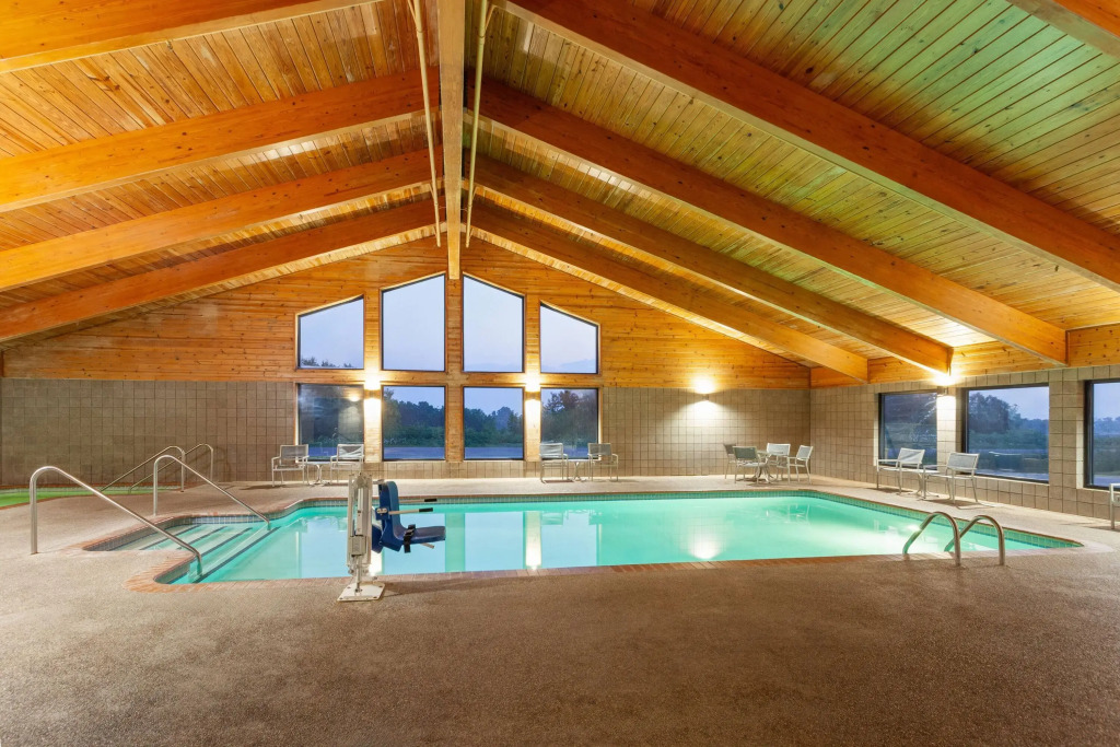 AmericInn by Wyndham West Salem