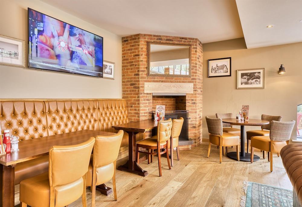 Premier Inn Milton Keynes - Willen Lake