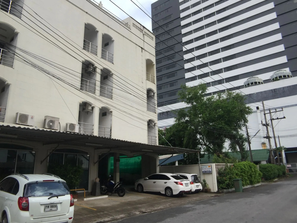 Ekkamon Apartment