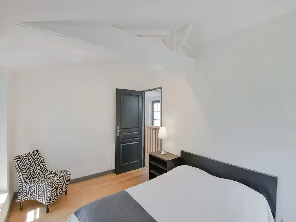 Villa in Lanton Near the Beach With Harbour View