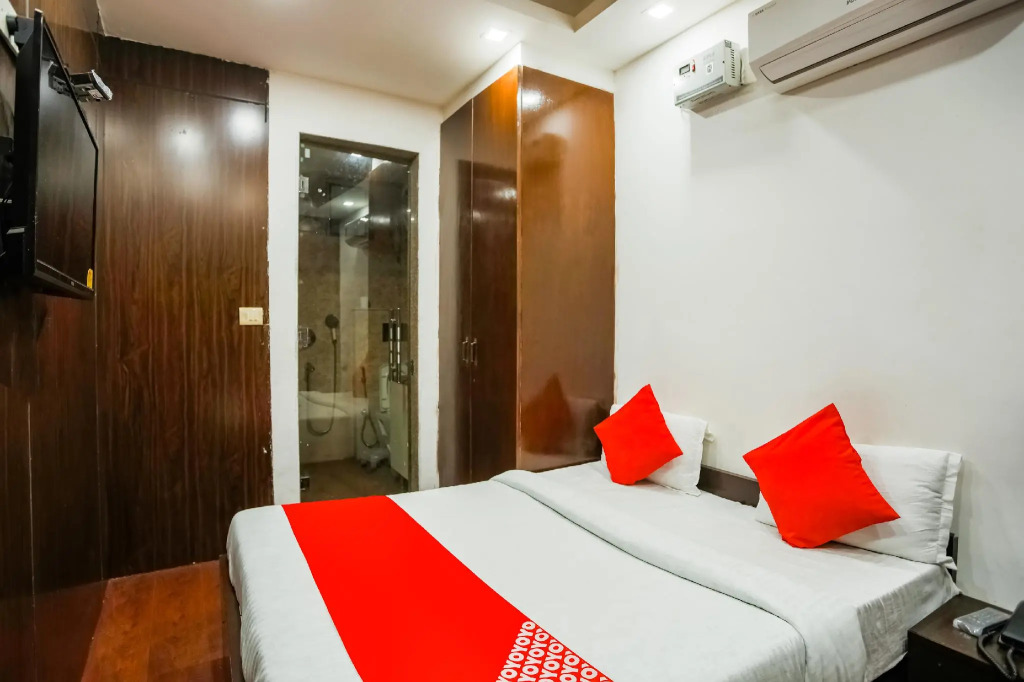 OYO Flagship 71090 Loyd Home