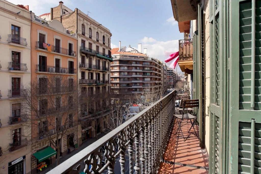 SOFIA 1 · Sofia's Balcony · Beautiful apartment to Enjoy the real Barcelona