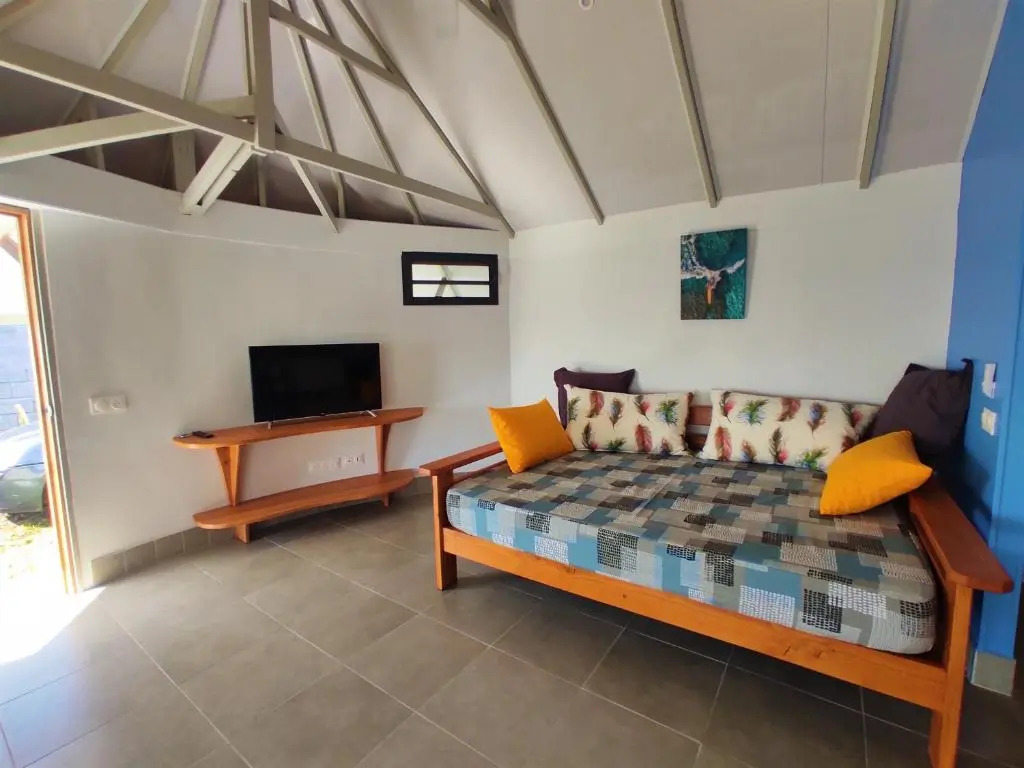 Taharaa Beach Bungalow