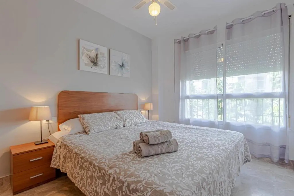 797 Holiday Rentals- Duplex for 7 Carihuela 1 min beach mas parking