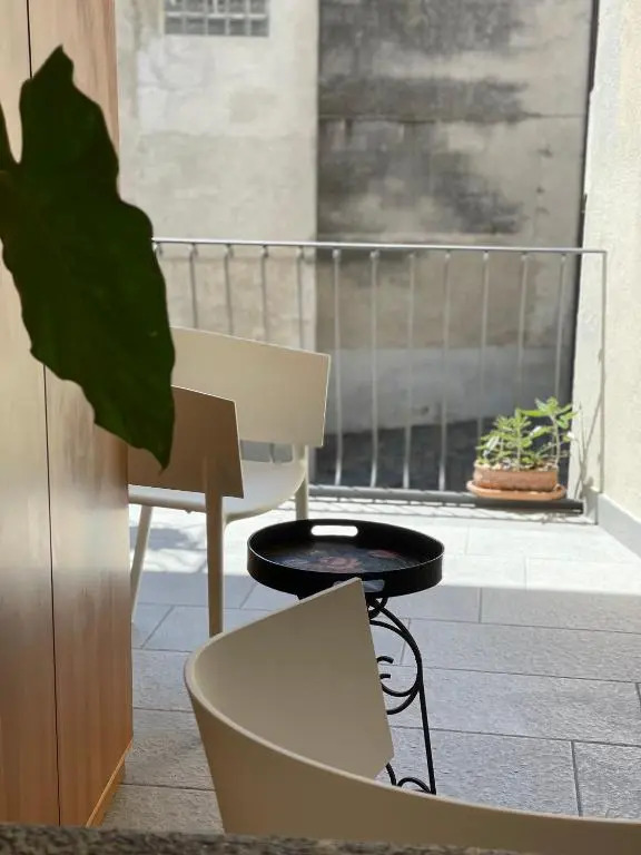 LE RONDINI - Courtyard apartment with balcony & terrace