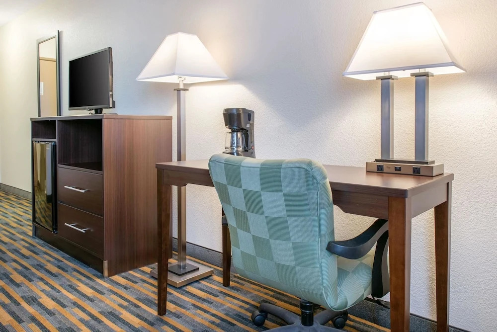 Super 8 Noblesville Indianapolis