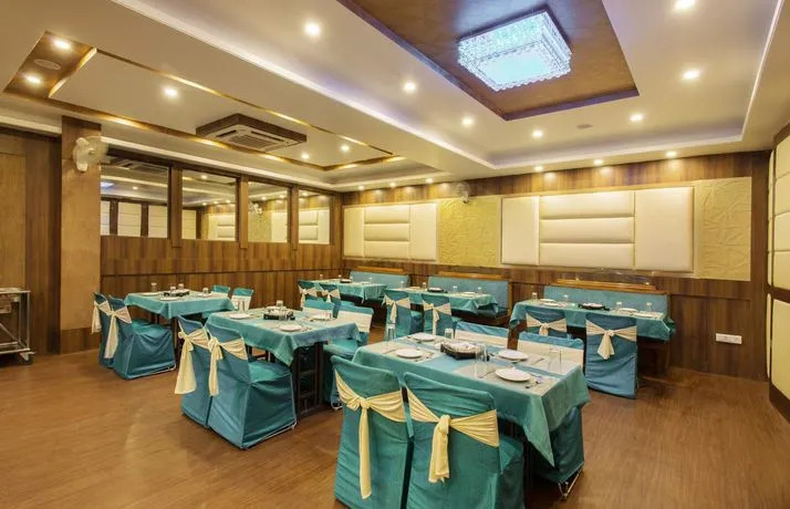 OYO Premium Bani Park
