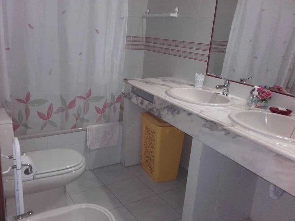 1-bed Apartment in Oura, Near the Aveiros Beach