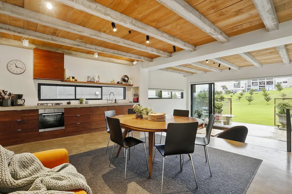 Architectural Parkside Paradise