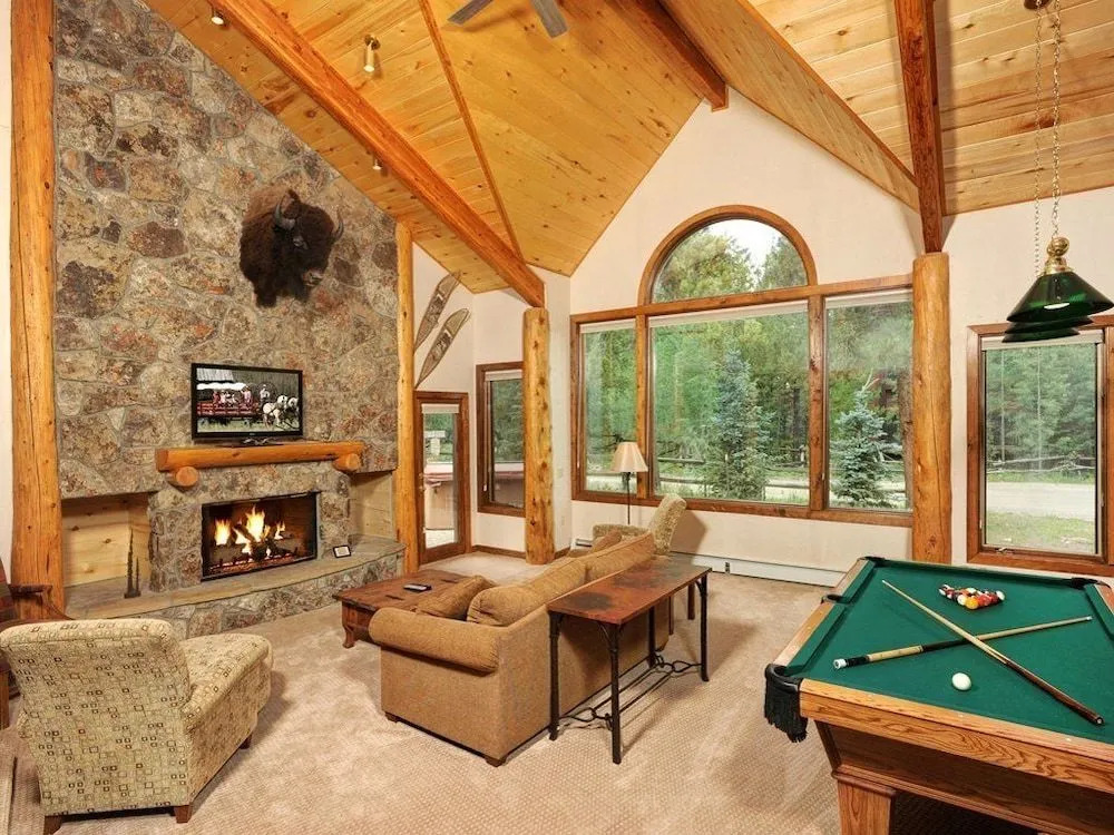 Blue Spruce House 7022