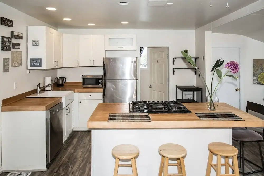 Green Lake Escape Seattle 4 bd 2 ba Sleeps 12!