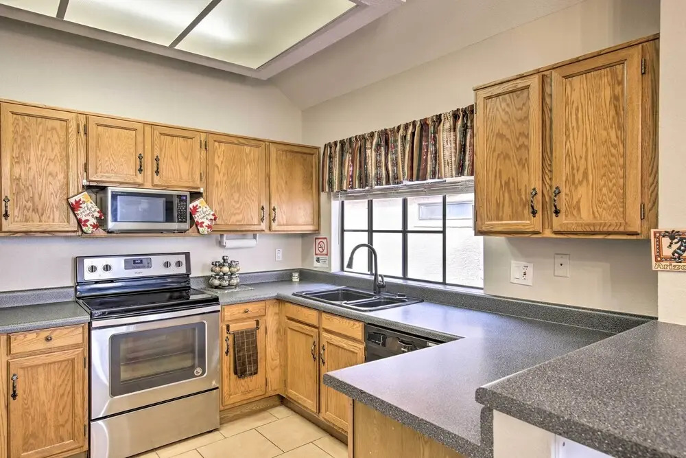 Breezy Mesa Condo w/ Community Pool & Hot Tub