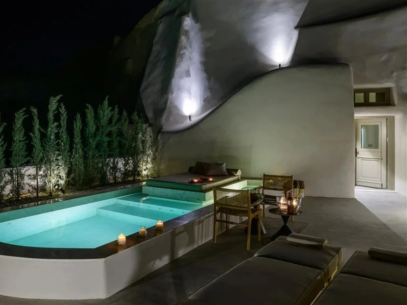 Avelora Suites