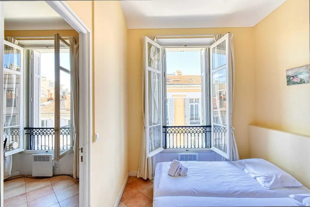 Luminous Apartment in the City Centre of Cannes