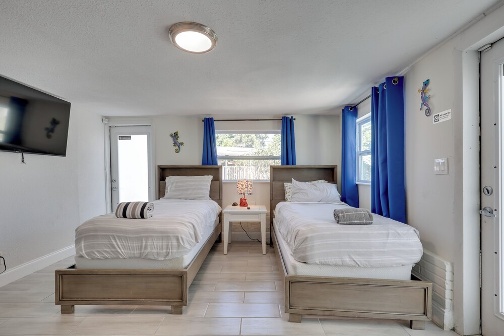 Pool & Patio! Gem 4 Mi to Fort Lauderdale Beach