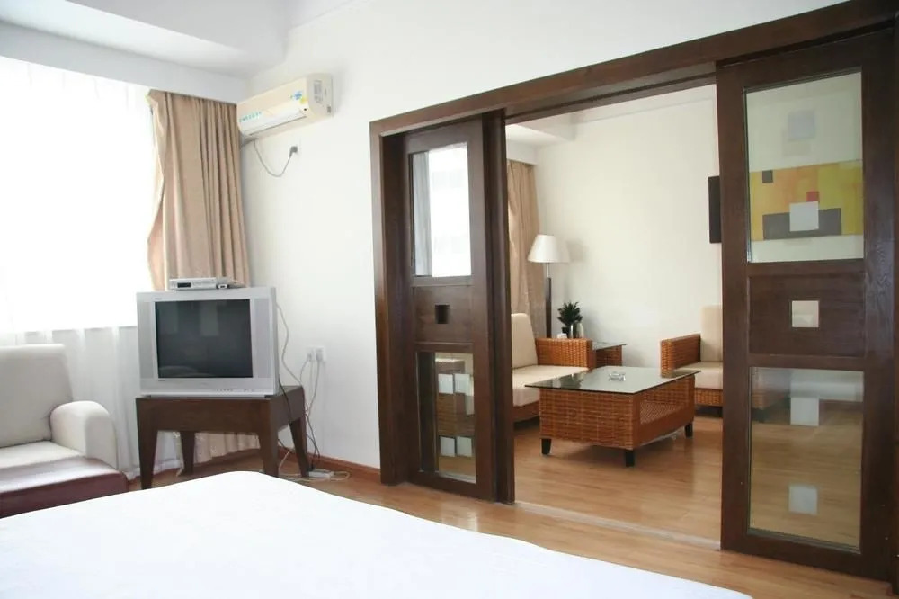 Boutique Holiday Hotel (Beihai Beibuwan Square)