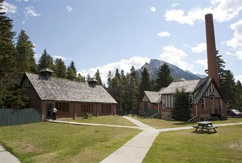 Banff Y Mountain Lodge