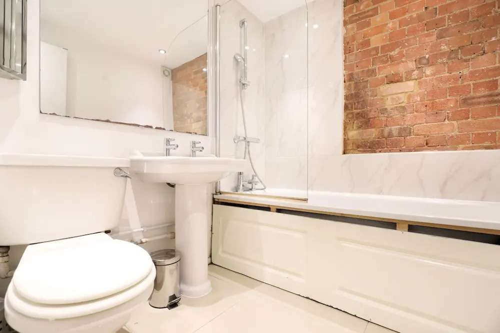 Quirky 1 Bedroom Warehouse Flat With Balcony