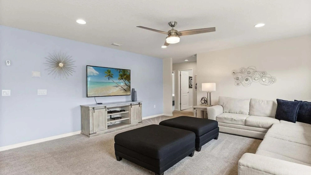 Upstay- Family Villa for 12 w Pool Games BBQ