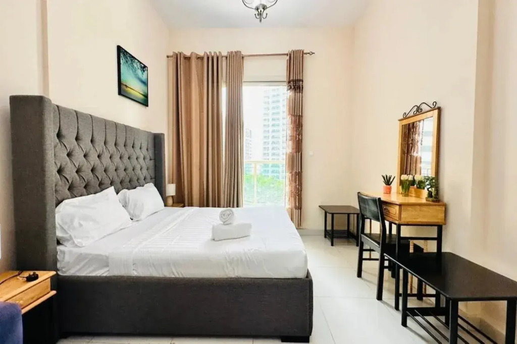 OYO 1233 Home Elite 1 Residence Sports City, Dubai