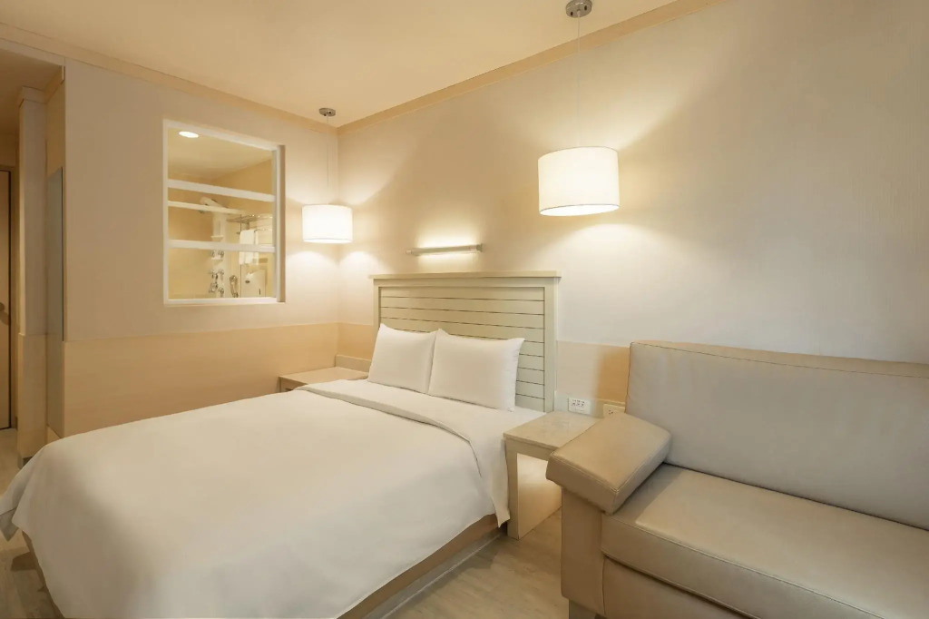 Kindness Hotel Liouhe Night Market Zhongzhen