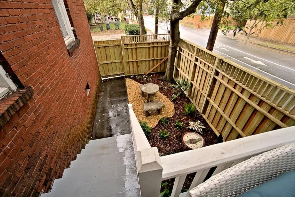 420Waldburg A · Modern Apt with Southern Charm Blocks from Forsyth